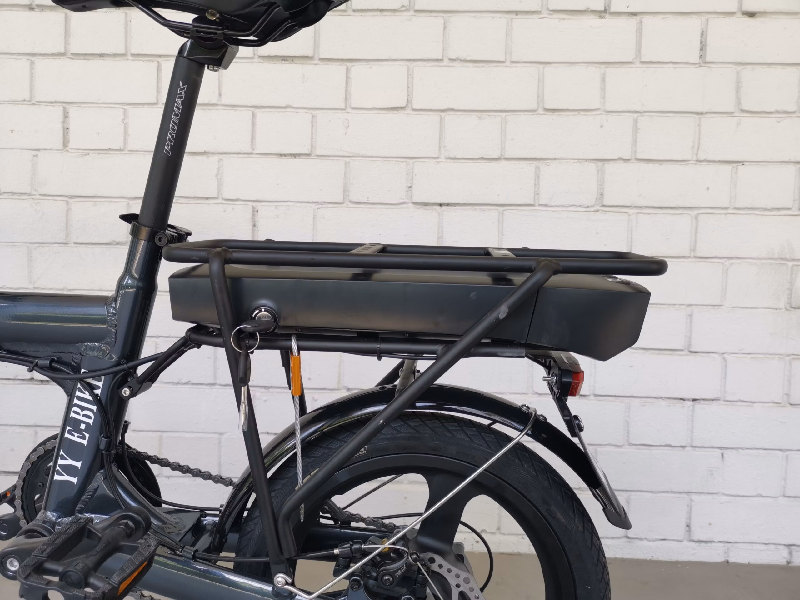 YY Rogi Max vs YY Rogi Pro has a Power Capacity of 672Wh (48V,  14Ah)