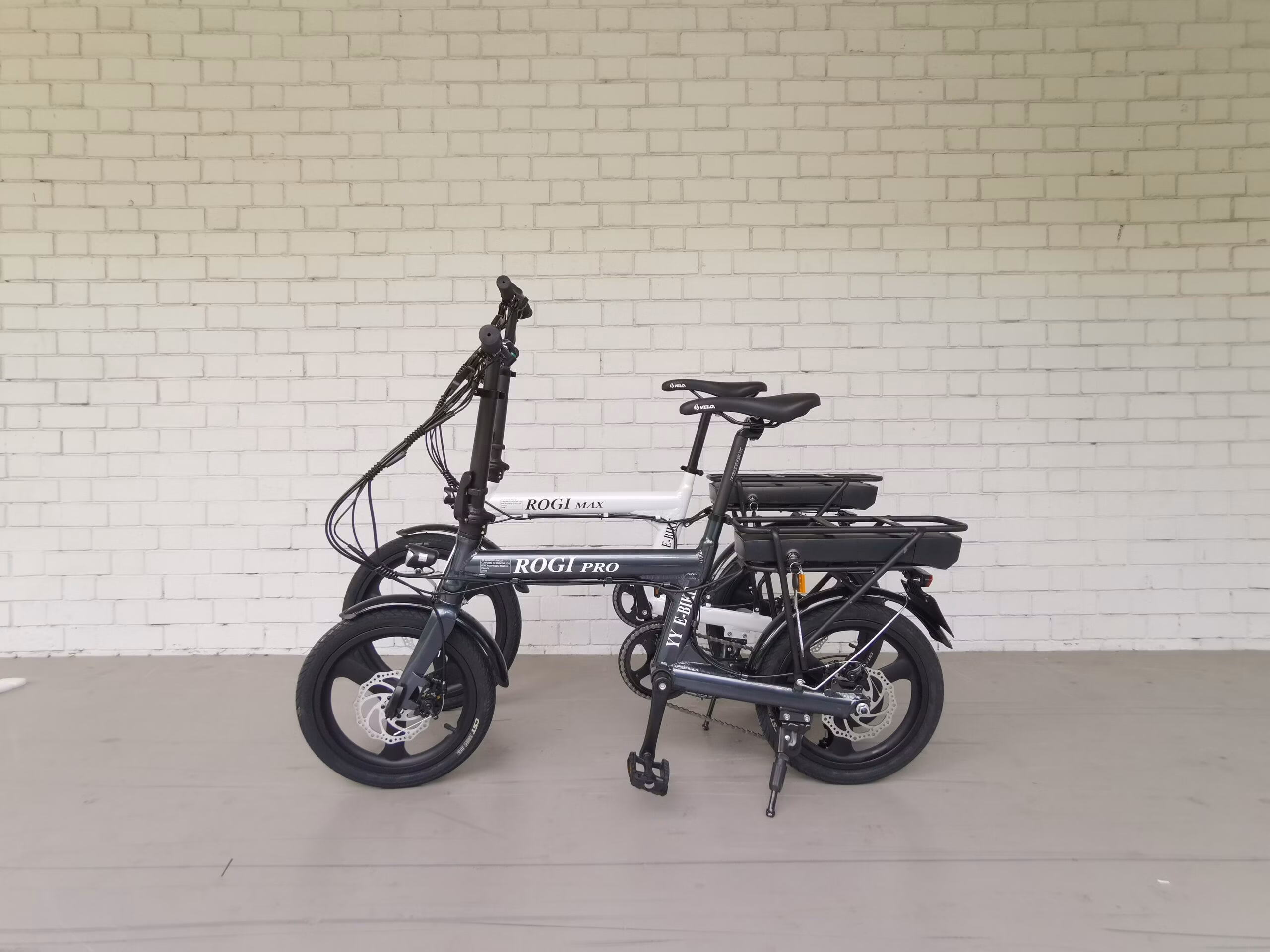 The Rogi Max is 150 x 53 x 100 cm in size whereas The Rogi Pro is 150 x 53 x 100 cm