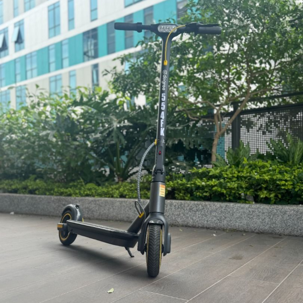 eDegree CS1 Electric Scooter - Outside