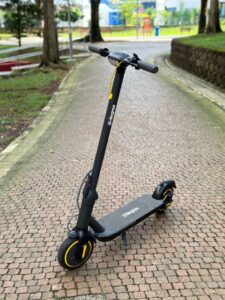 cs1 escooter Standing Electric Scooter in Singapore