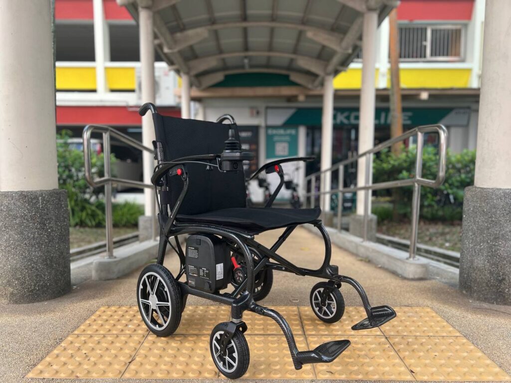 Electric wheelchair